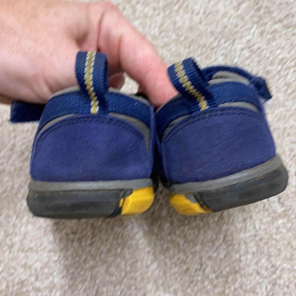 Keen Shoes - Picture 4 of 5